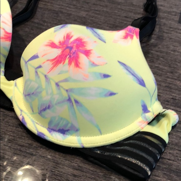 Pink bra - Picture 2 of 4